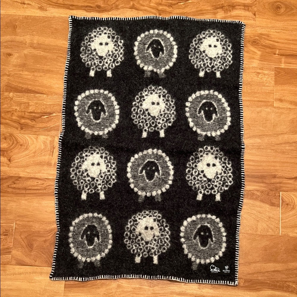 Black and White Sheep Pattern Wool Blanket